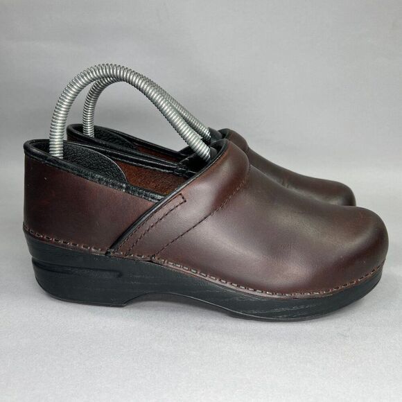 Dansko Professional Clogs Women’s 8 Brown Leather Slip On Loafers Mules Shoes - Picture 1 of 14